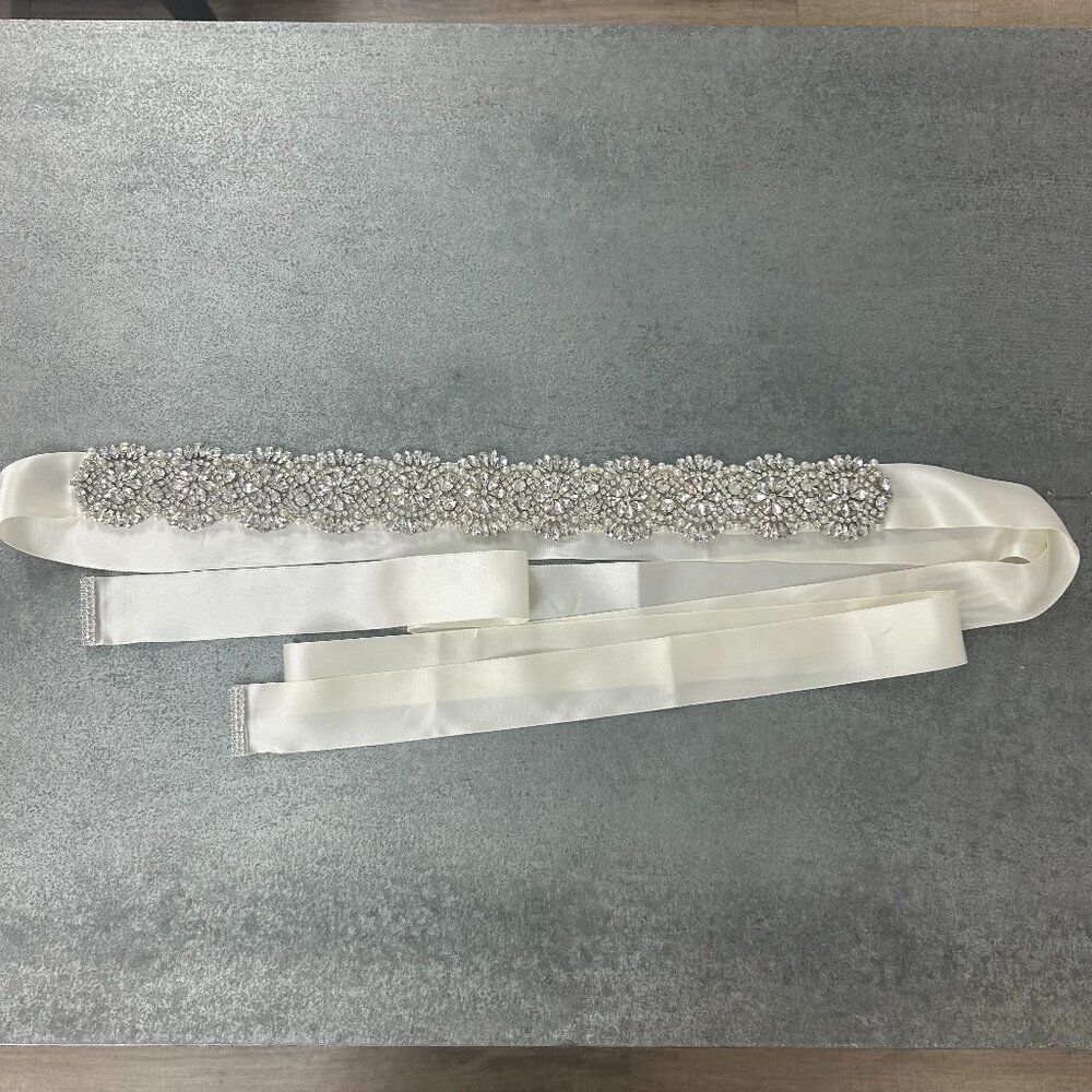 Rosebud Fashion Bridal Belt in Silver/Ivory Style BBR 01